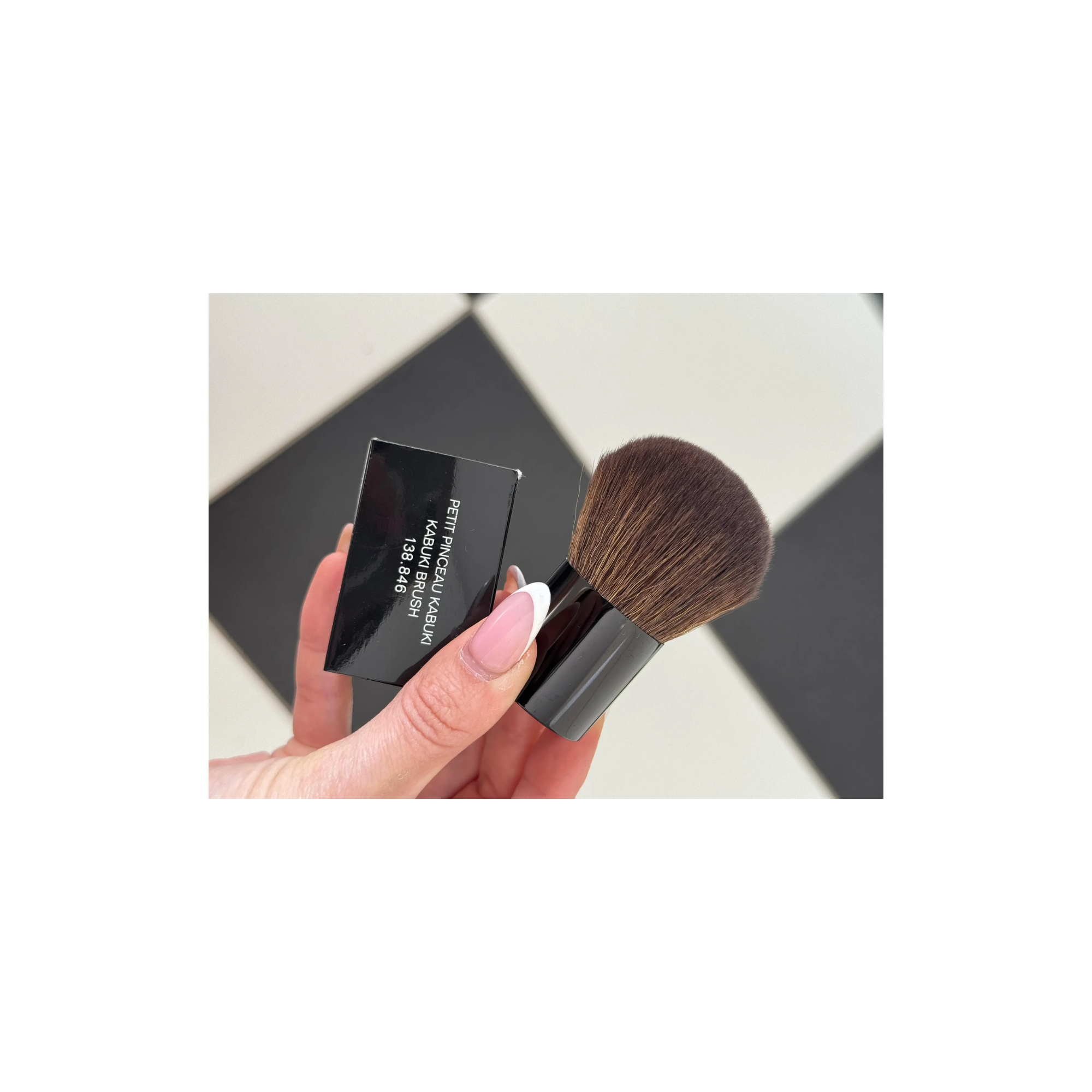 Chanel LES PINCEAUX DE CHANEL Kabuki Brush - Image 4